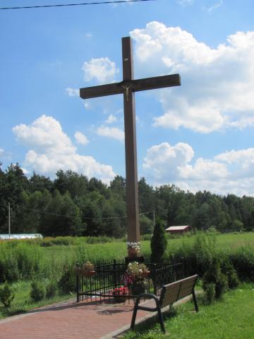 Nowe Grabie przy drodze na cmentarz